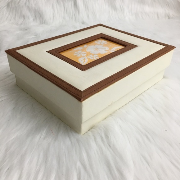 Victoria Secret | Photo Box - Picture 4 of 7